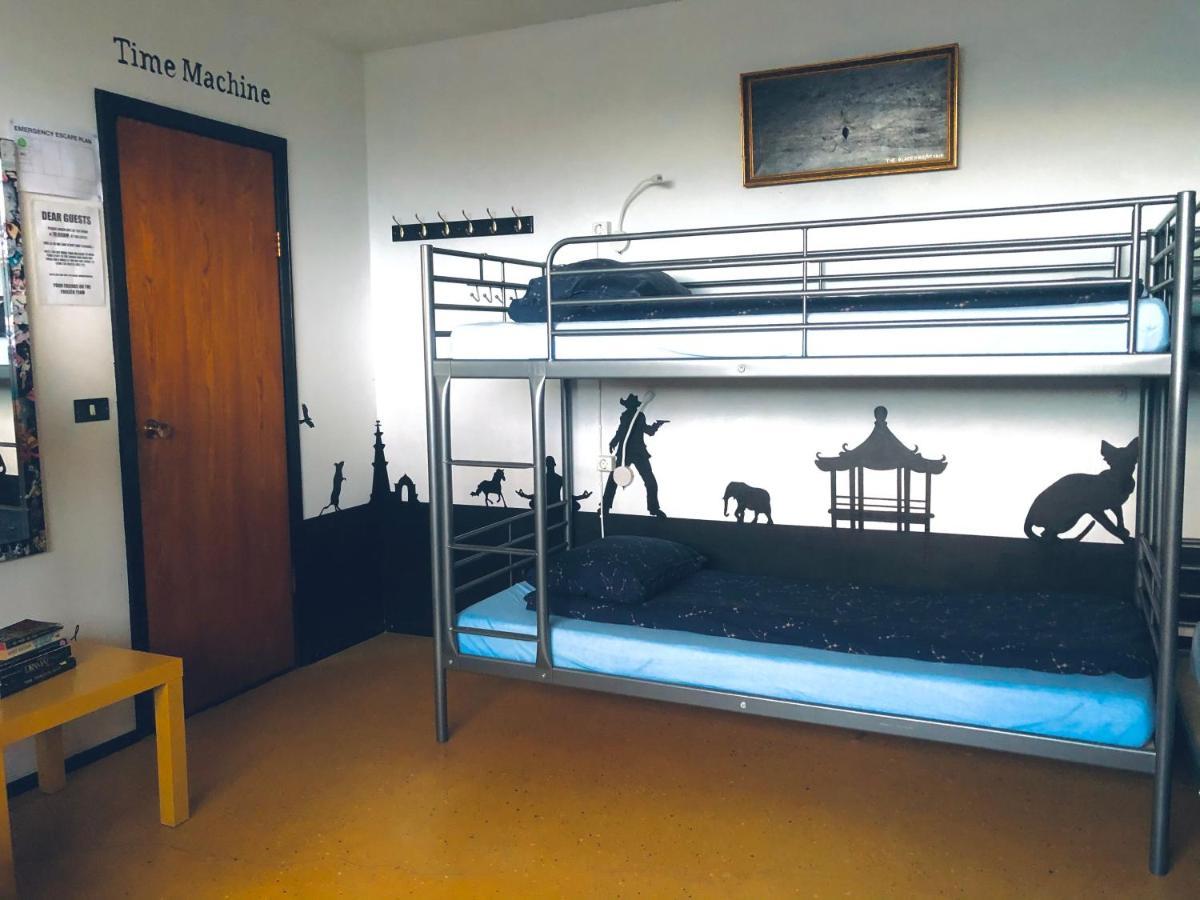 The Freezer Hostel&Culture Center Hellissandur Buitenkant foto