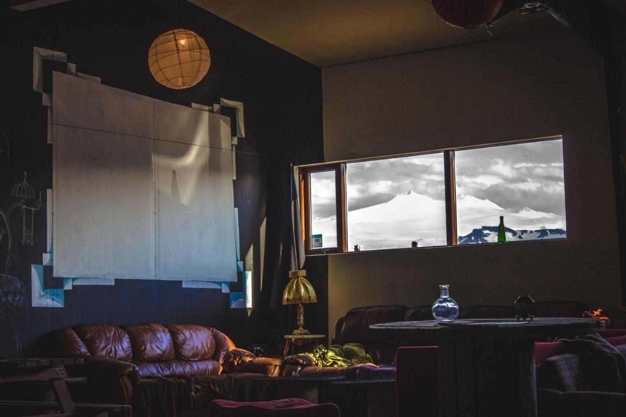 The Freezer Hostel&Culture Center Hellissandur Buitenkant foto