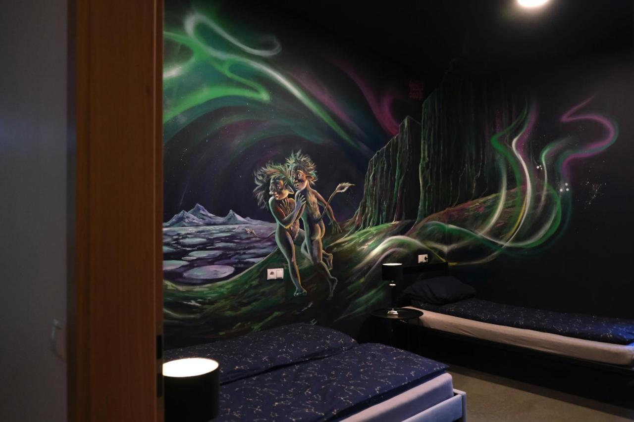 The Freezer Hostel&Culture Center Hellissandur Buitenkant foto