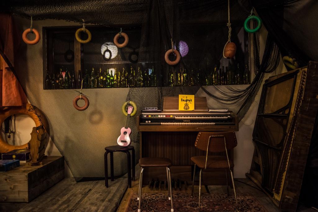 The Freezer Hostel&Culture Center Hellissandur Buitenkant foto