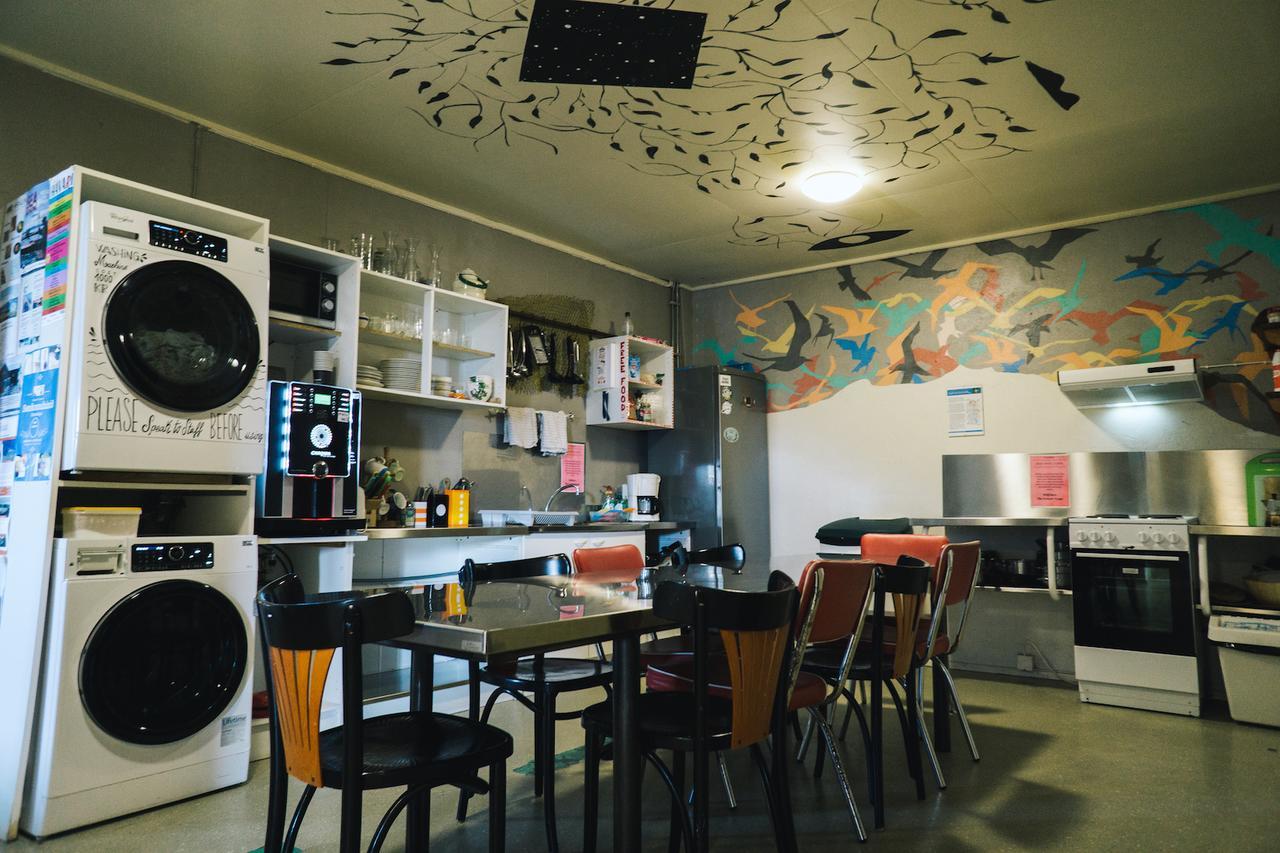 The Freezer Hostel&Culture Center Hellissandur Buitenkant foto